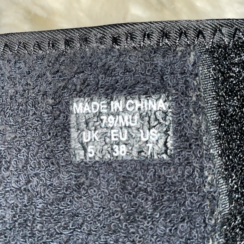 Hunter Fuzzy Velcro Slipper Slides Size 7 - image 3